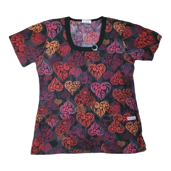 UA Scoop Neck Heart Design Scrub Top Charcoal Gray Black Red Size Medium - Picture 1 of 9